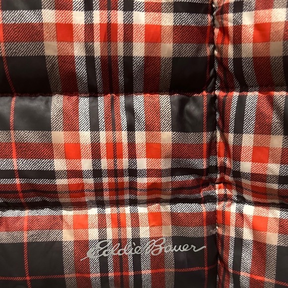 Eddie Bauer CirrusLite Down Jacket Womens Medium Red Black Plaid Puffer 650 Fill - Picture 9 of 12